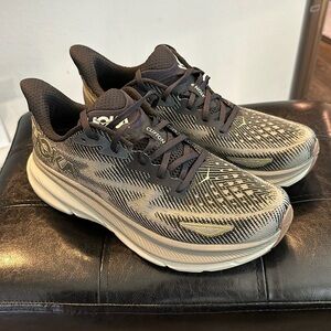 Men’s Hoka Clifton 9 Size-11D